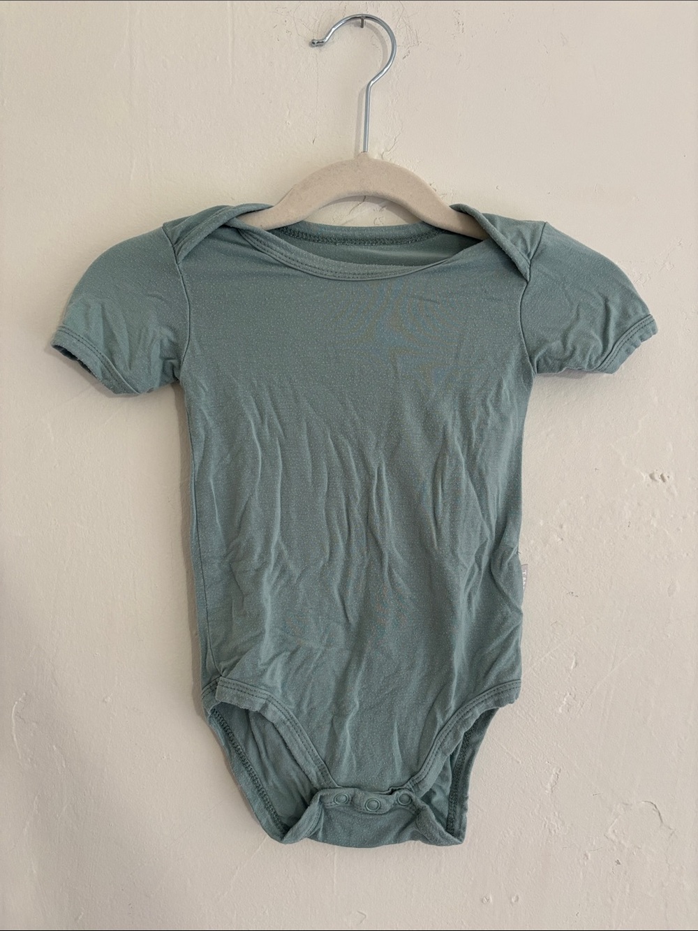 Plain Short-Sleeve Baby One-Piece Bodysuit in Sage Green 3-6M